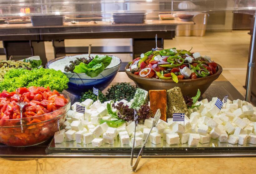 هتل Kiani Beach Resort Family All Inclusive