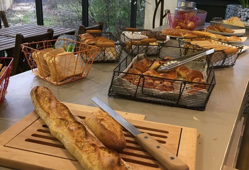 בית מלון כפרי Kyriad Direct La Rochelle Aytré