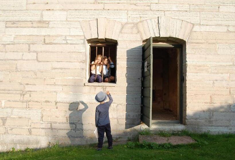 Отель L & Bistro Rödesund