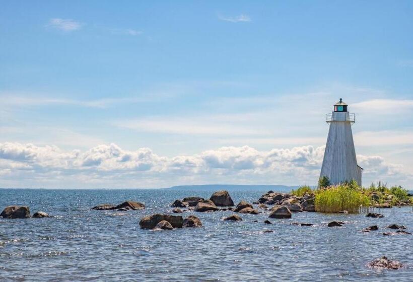 Отель L & Bistro Rödesund