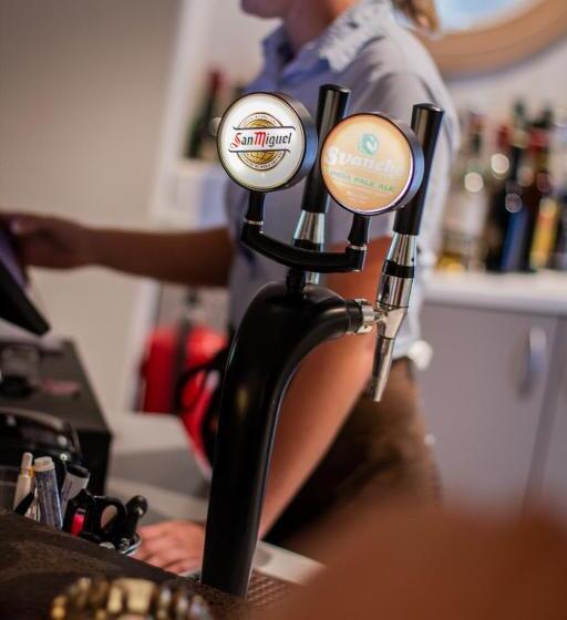 فندق Hehrne Kök & Konferens