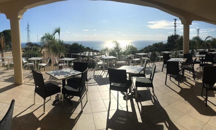 ホテル La Felce Imperial