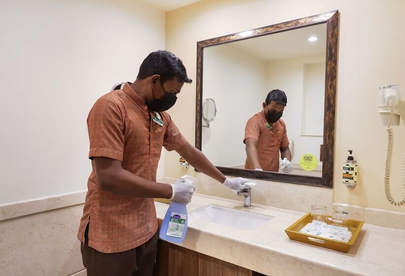 酒店 Lemon Tree Premier Ulsoor Lake  Bengaluru