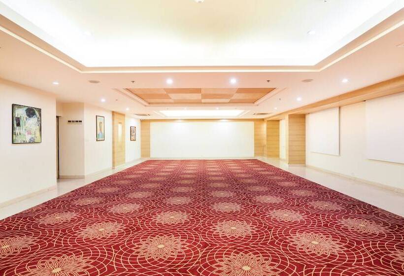 酒店 Lemon Tree Premier Ulsoor Lake  Bengaluru