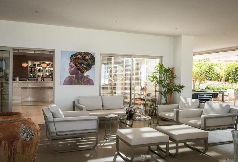 ホテル Matheo Villas & Suites