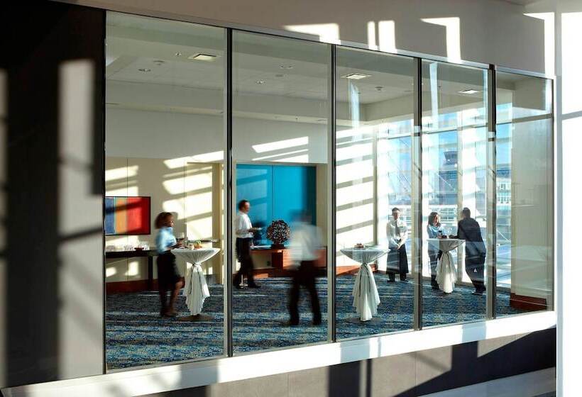 ホテル Marriott Montreal Airport In Terminal