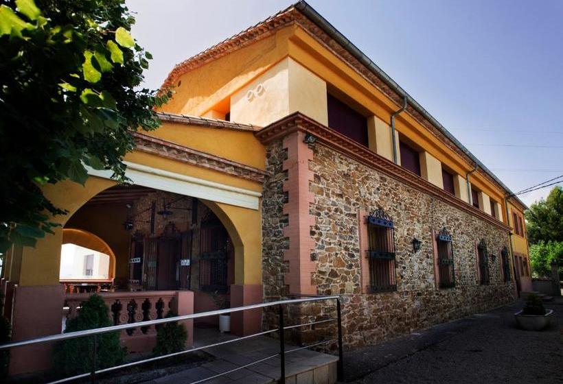 فندق Restaurante Novella