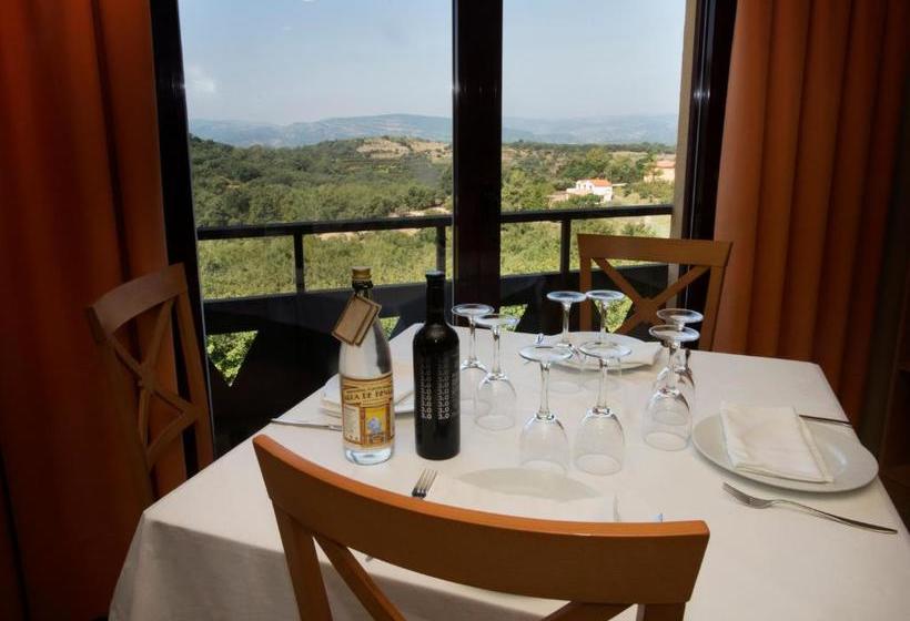 ホテル Restaurante Novella