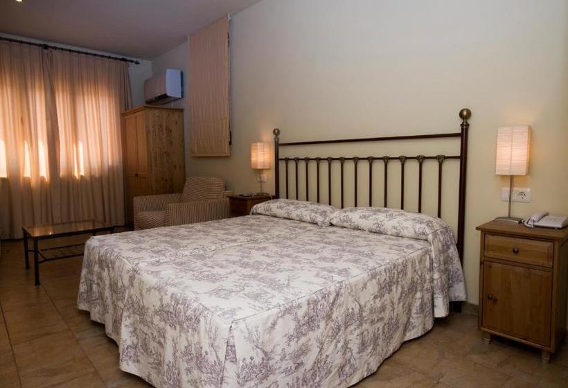 فندق Restaurante Novella