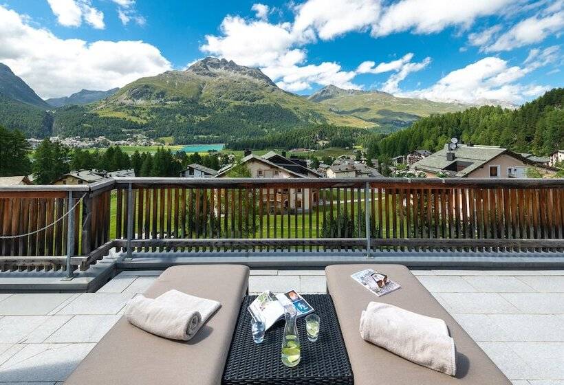 ホテル Nira Alpina