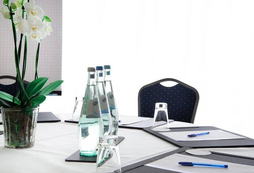 Отель Pestana Berlin Tiergarten