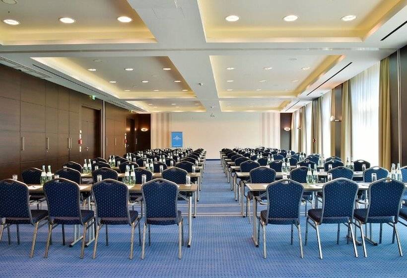 Отель Pestana Berlin Tiergarten