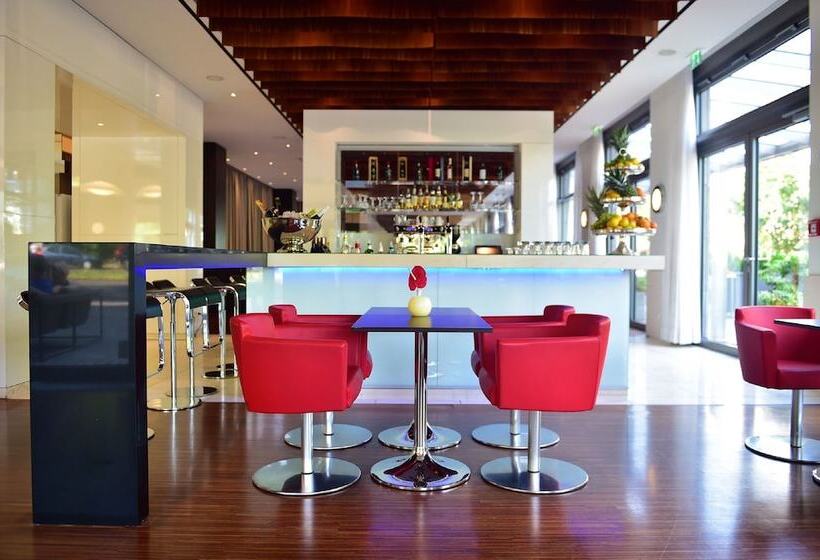 Отель Pestana Berlin Tiergarten