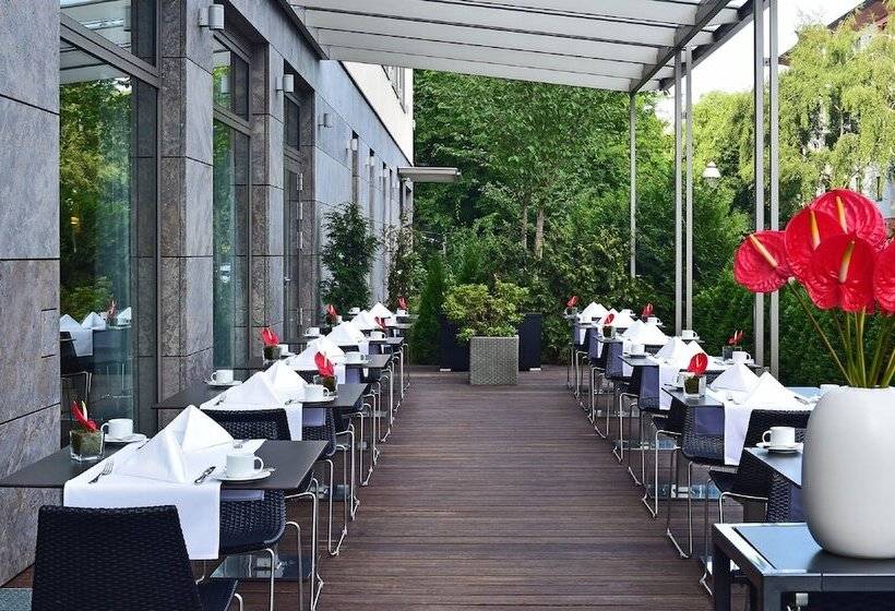 Отель Pestana Berlin Tiergarten