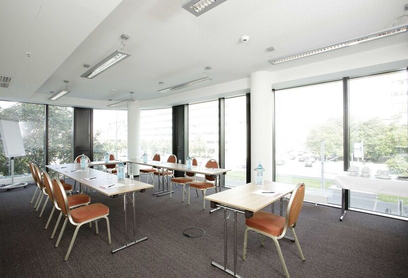 H4 Hotel Berlin Alexanderplatz