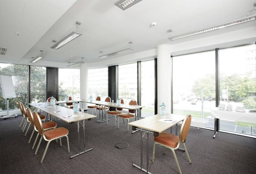 H4 Hotel Berlin Alexanderplatz