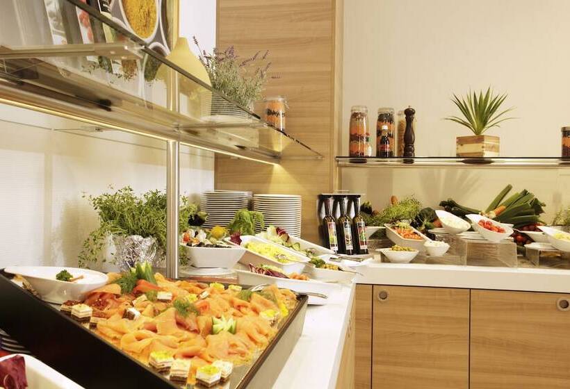 H4 Hotel Berlin Alexanderplatz