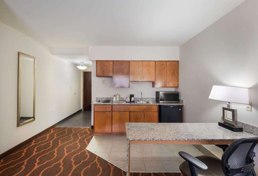 酒店 Quality Inn & Suites Huntsville Research Park Area