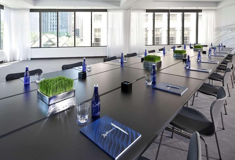 Radisson Blu Aqua Hotel, Chicago