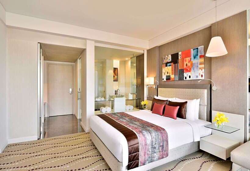 Отель Radisson Blu Bengaluru Outer Ring Road