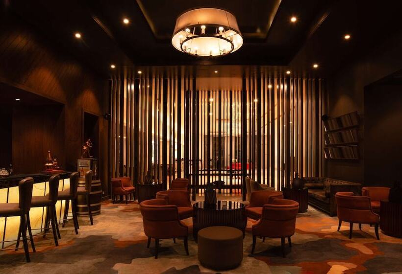 Отель Radisson Blu Bengaluru Outer Ring Road