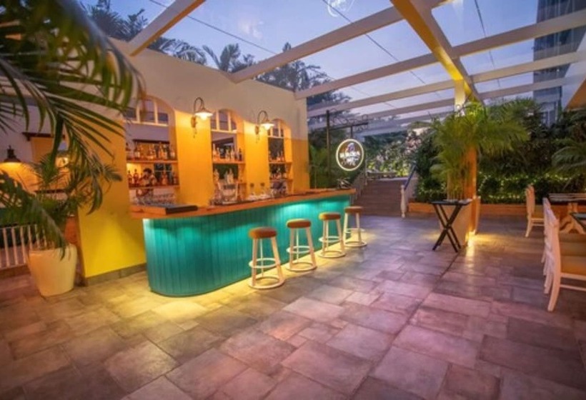 Отель Radisson Blu Bengaluru Outer Ring Road