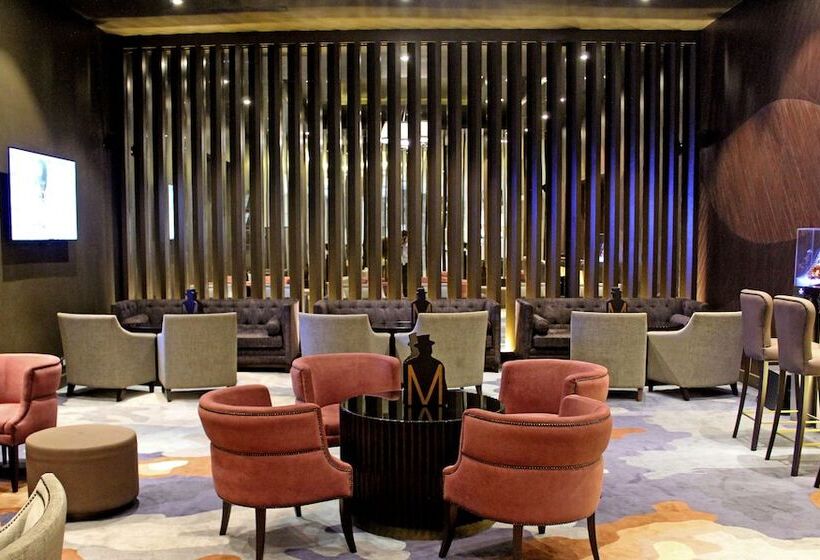 Отель Radisson Blu Bengaluru Outer Ring Road