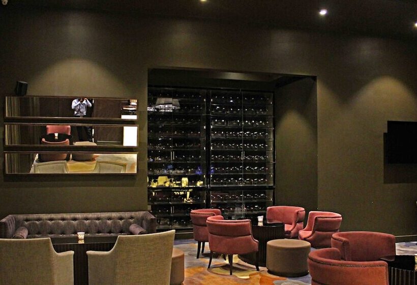 Отель Radisson Blu Bengaluru Outer Ring Road