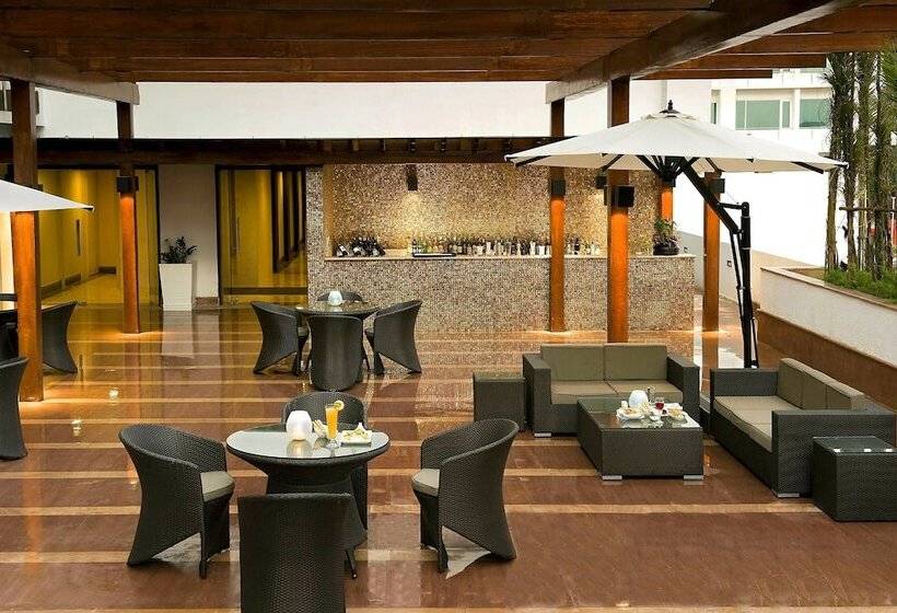 Отель Radisson Blu Bengaluru Outer Ring Road