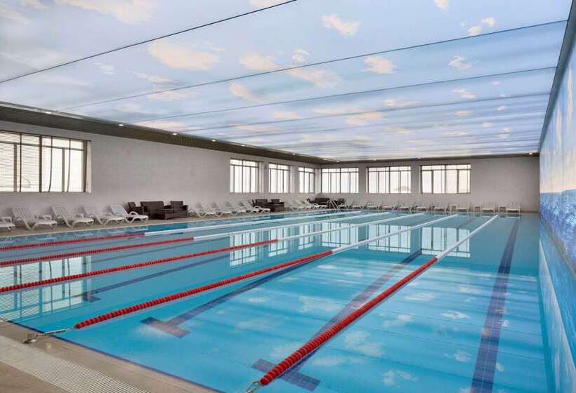 هتل Ramada By Wyndham Baku