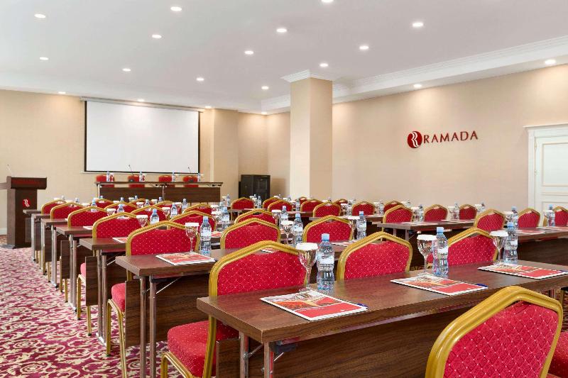 هتل Ramada By Wyndham Baku
