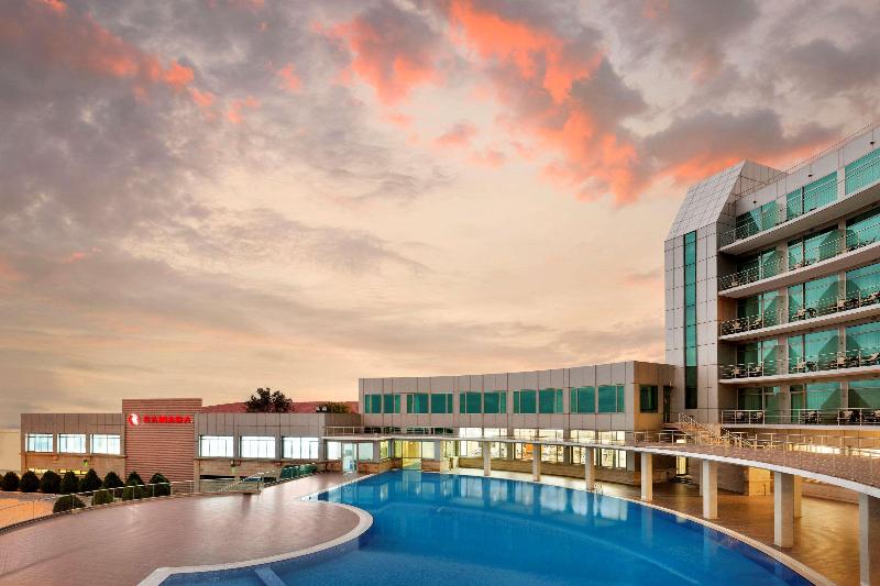 هتل Ramada By Wyndham Baku
