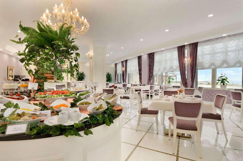 هتل Ramada By Wyndham Baku