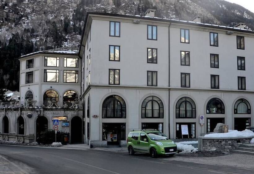 בית מלון כפרי Residence Universo