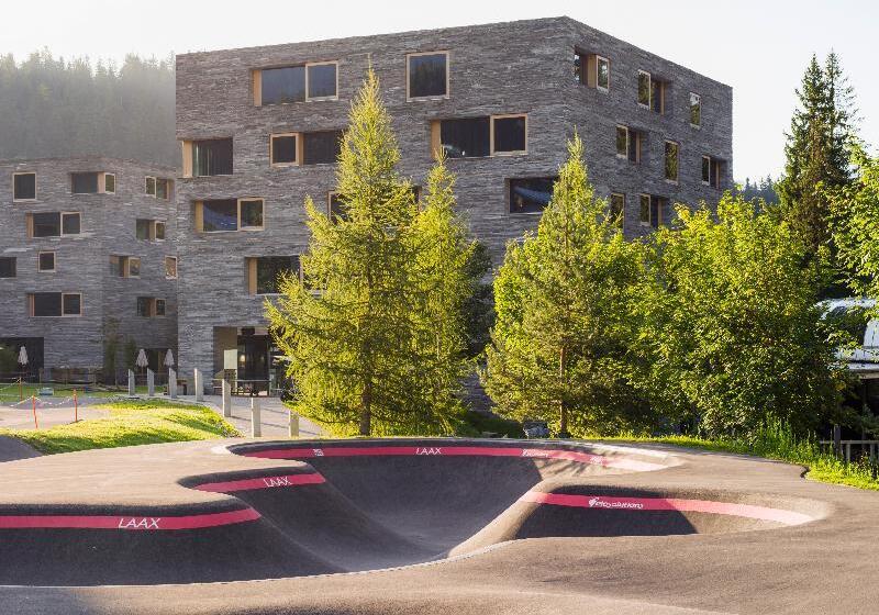 בית מלון כפרי Rocksresort