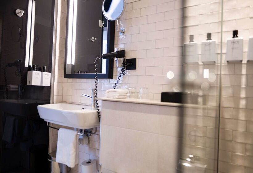 בית מלון כפרי Scandic Grand Central