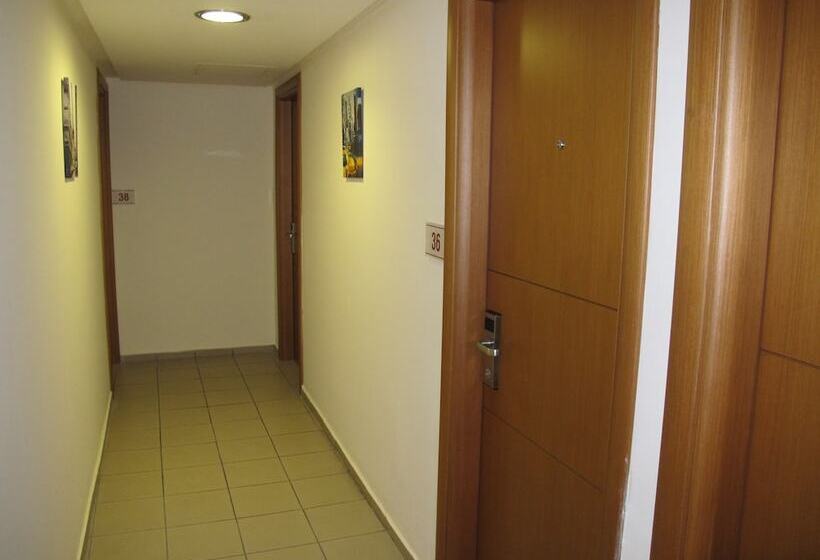 בית מלון כפרי Solomou Athens