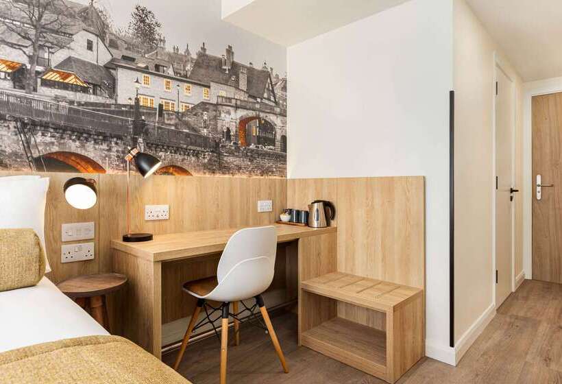 Отель Super 8 By Wyndham Chester East