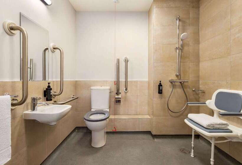 Отель Super 8 By Wyndham Chester East