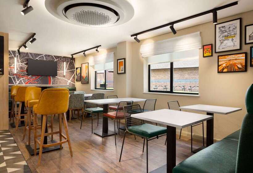 Отель Super 8 By Wyndham Chester East