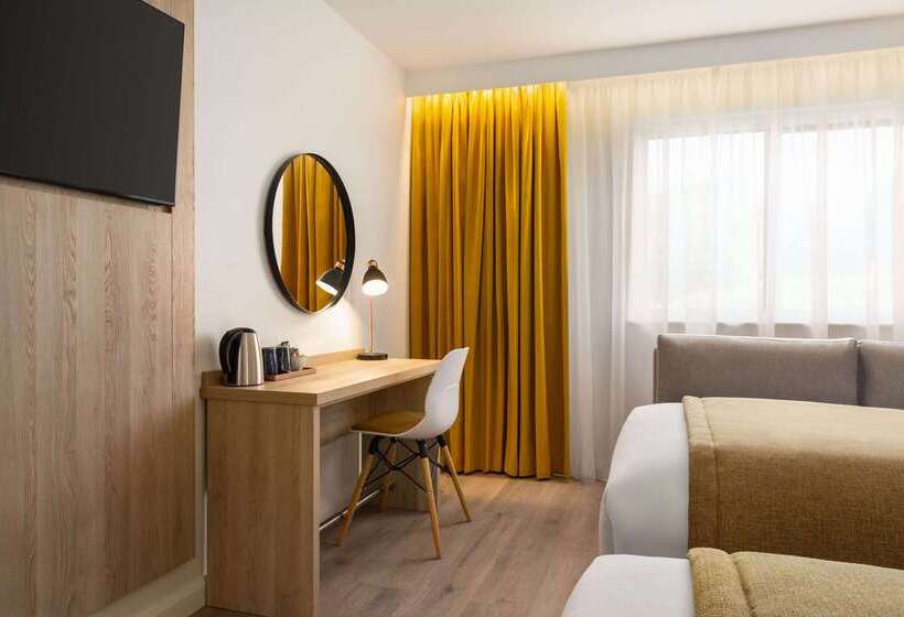 Отель Super 8 By Wyndham Chester East