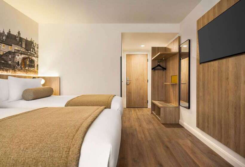 Отель Super 8 By Wyndham Chester East