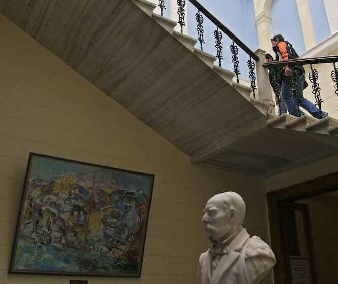 هتل Syrou Melathron