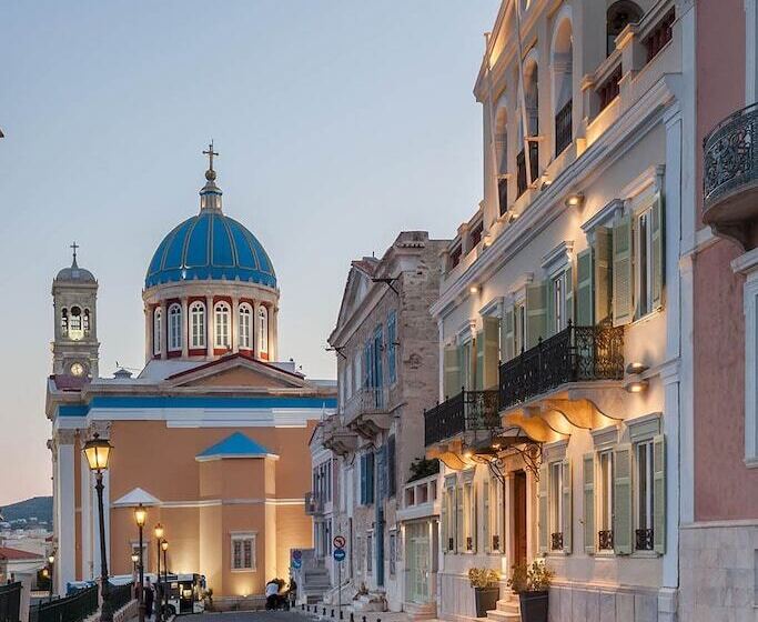 هتل Syrou Melathron