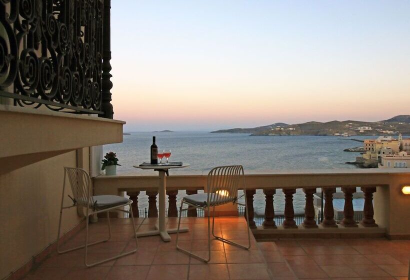 هتل Syrou Melathron