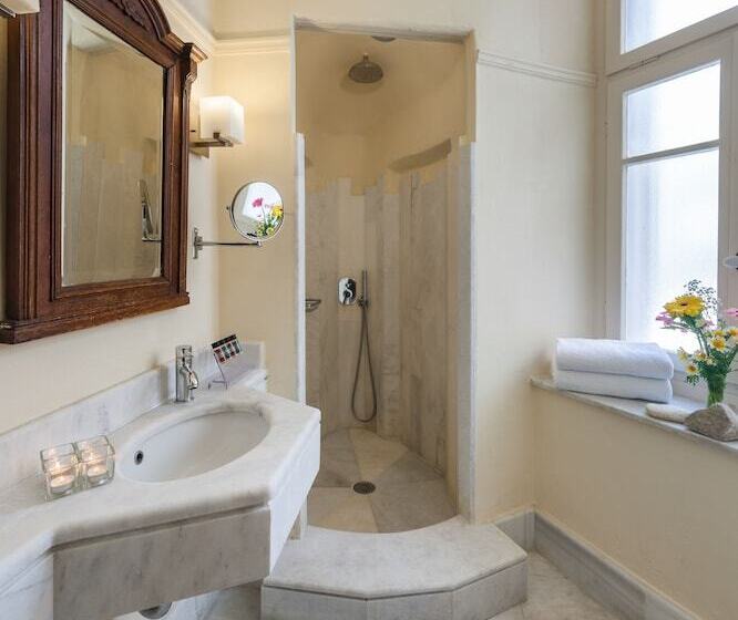 هتل Syrou Melathron