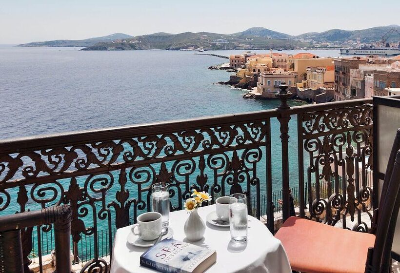 هتل Syrou Melathron