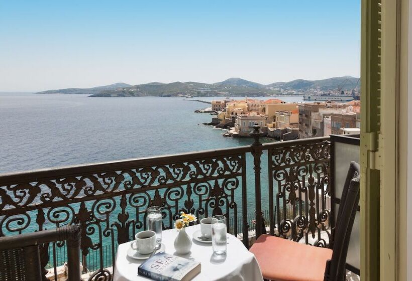 هتل Syrou Melathron