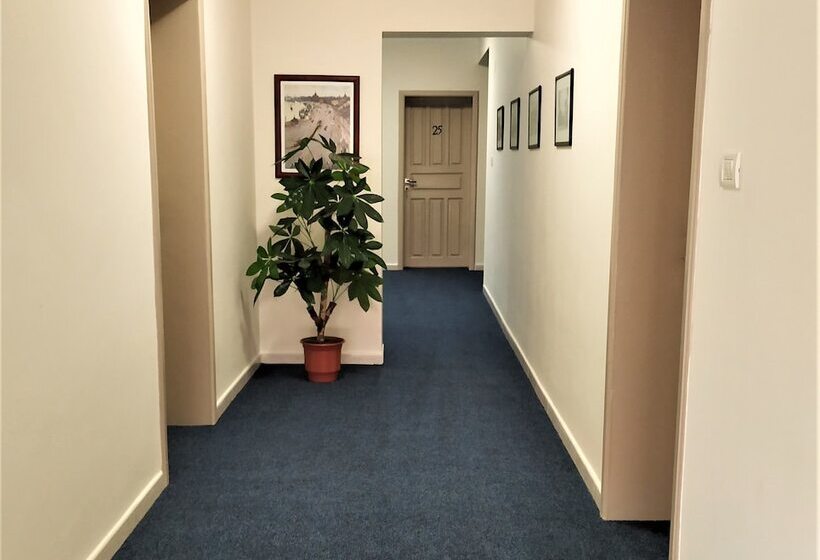 בית מלון כפרי Viktoria Tirana