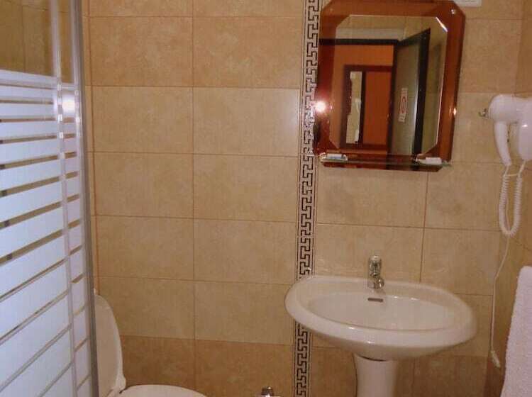 בית מלון כפרי Viktoria Tirana